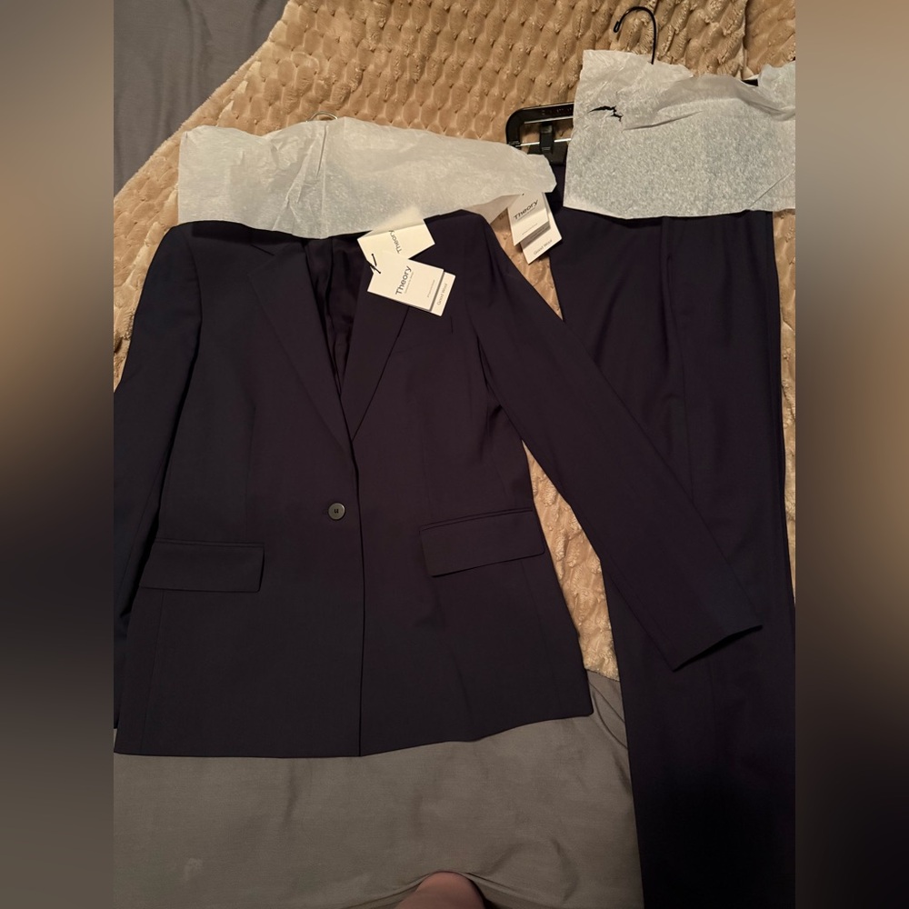 theory suit